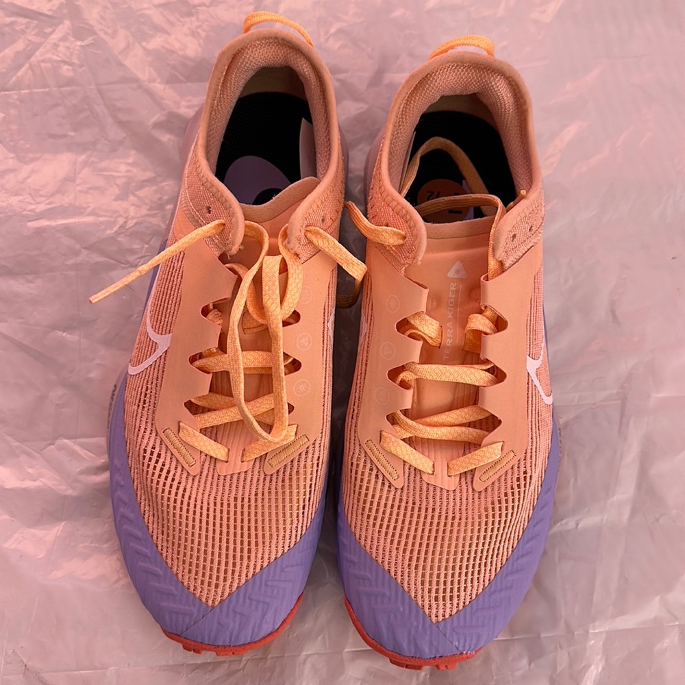 Nike Air Zoom Terra King 7.5 women"s Trail Running Shoes